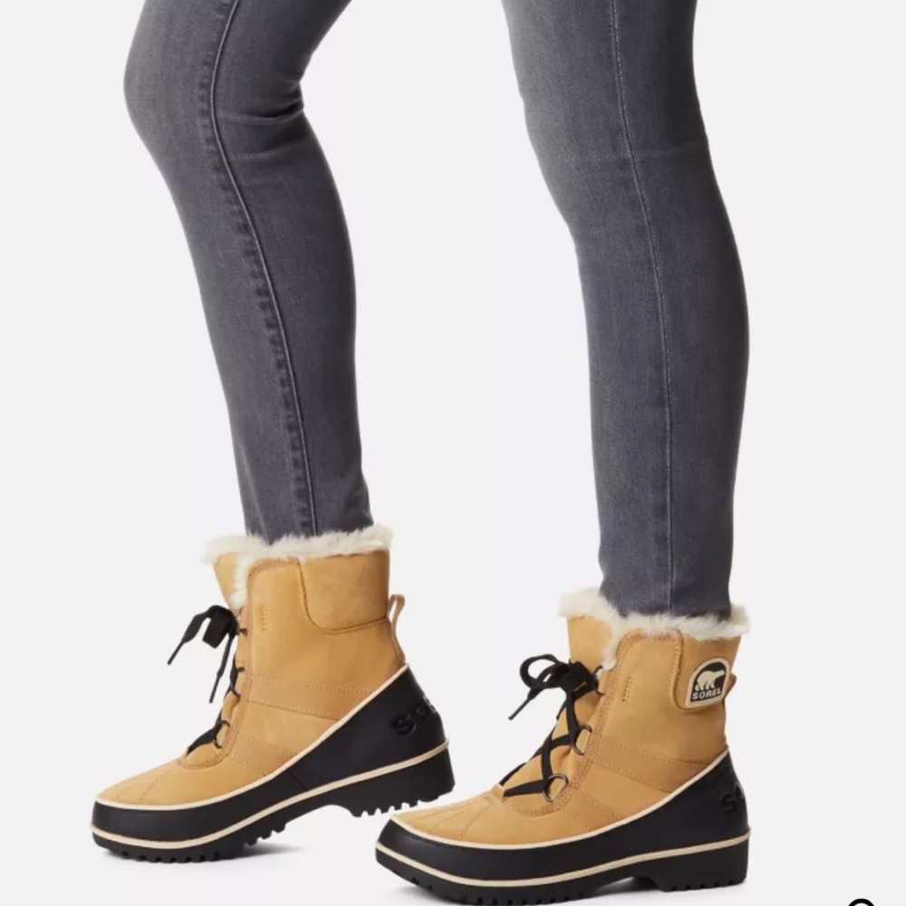 Sorel Women’s Tivoli II Suede Boots